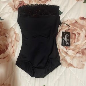 Suffolk Dancewear Black ballet leotard, size girls M.